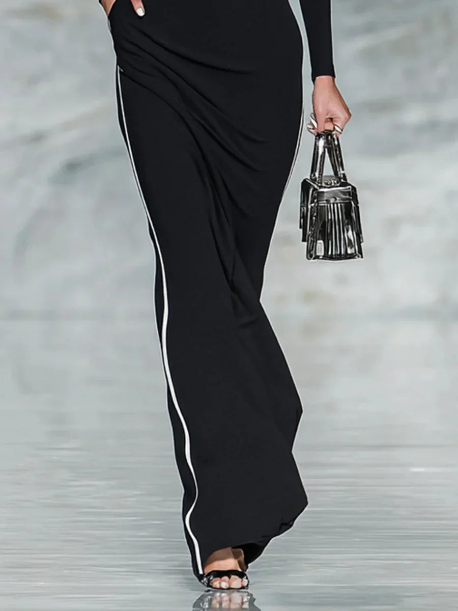 Abito Maxi Aderente a Maniche Lunghe con Scollo Quadrato e Bordo Bicolore (Bianco e Nero)