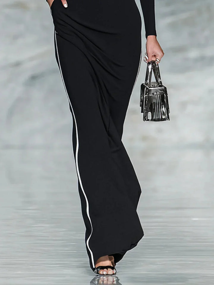 Abito Maxi Aderente a Maniche Lunghe con Scollo Quadrato e Bordo Bicolore (Bianco e Nero)