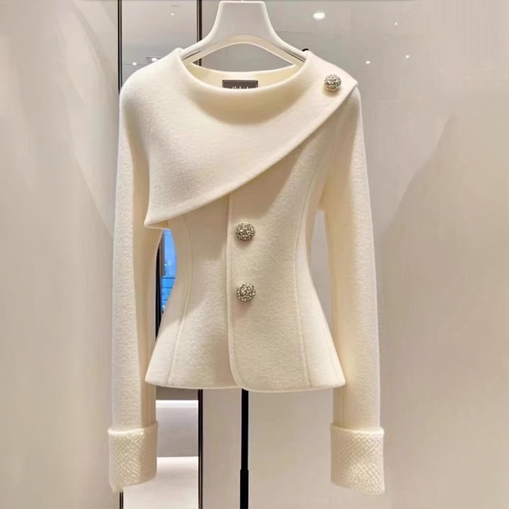 Lola | Blazer Asimmetrico con Bottoni