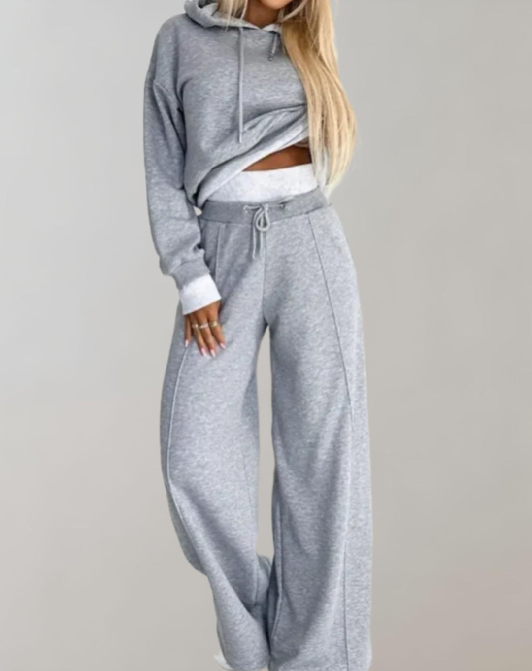 Completo da Donna in 2 Pezzi – Felpa Corto con Cappuccio & Pantaloni a Gamba Larga