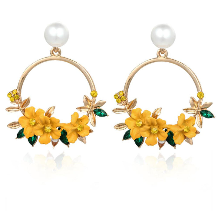 Orecchini Eleganti in Oro con Fiori e Perle