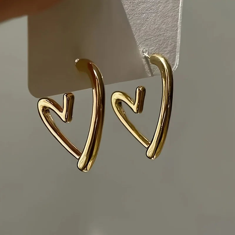 Orecchini Eleganti a Forma di Cuore in Oro Rosa