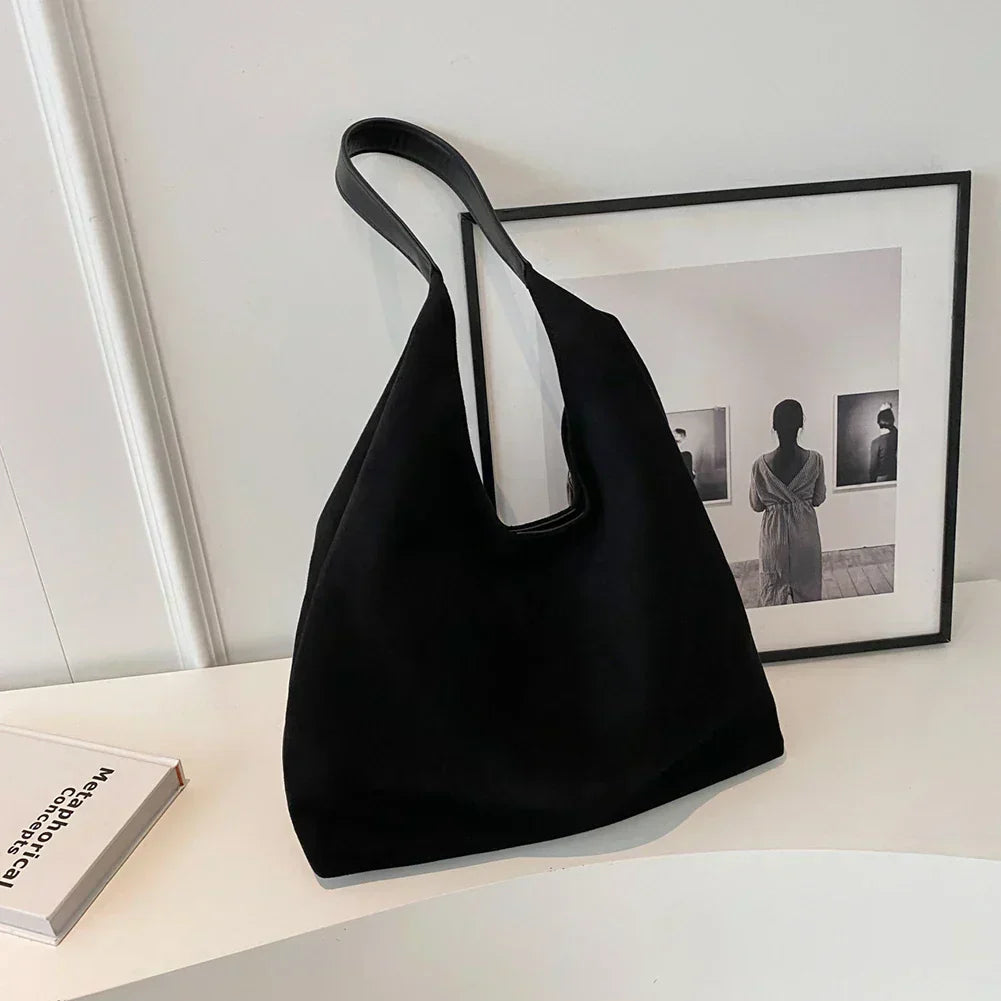 Borsa a Spalla Minimalista da Donna con Texture Morbida e Tracolla Larga