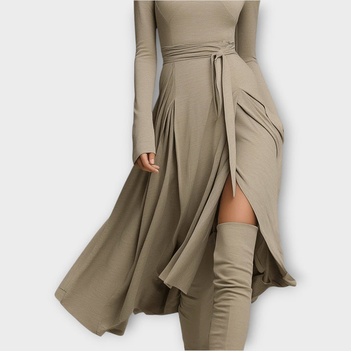Abito Maxi Avvolgente con Collo Alto Elegante