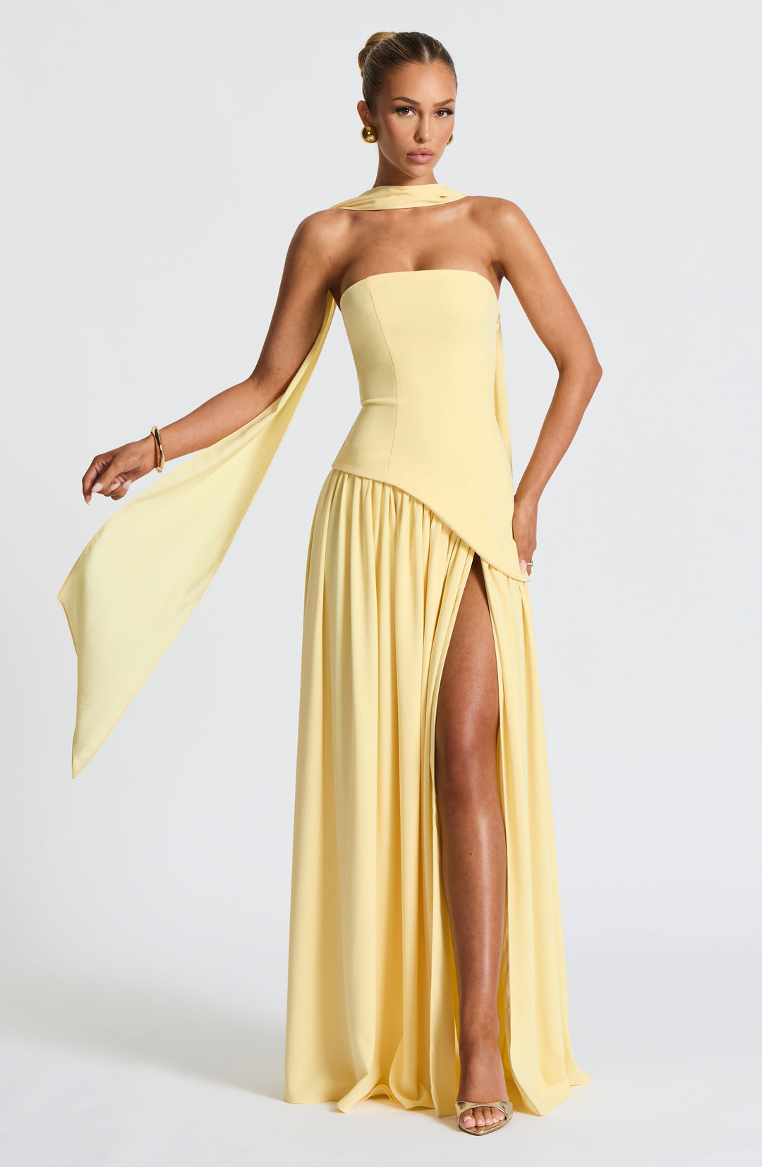 Vestito Maxi Senza Spalline per Donna con Apertura Alta e Vita Asimmetrica