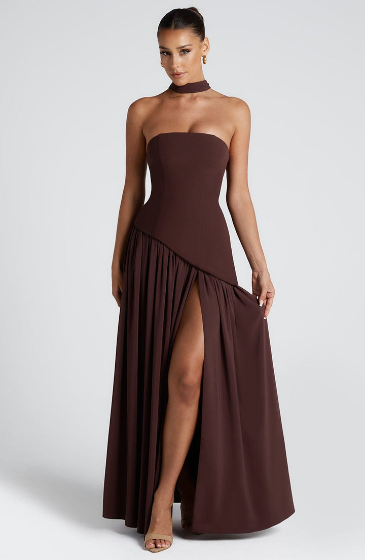 Vestito Maxi Senza Spalline per Donna con Apertura Alta e Vita Asimmetrica