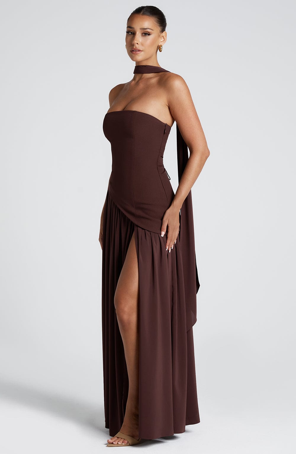 Vestito Maxi Senza Spalline per Donna con Apertura Alta e Vita Asimmetrica