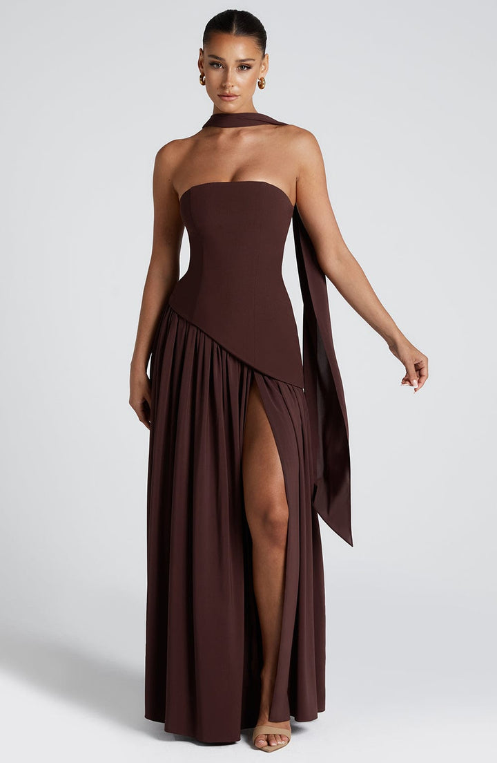Vestito Maxi Senza Spalline per Donna con Apertura Alta e Vita Asimmetrica