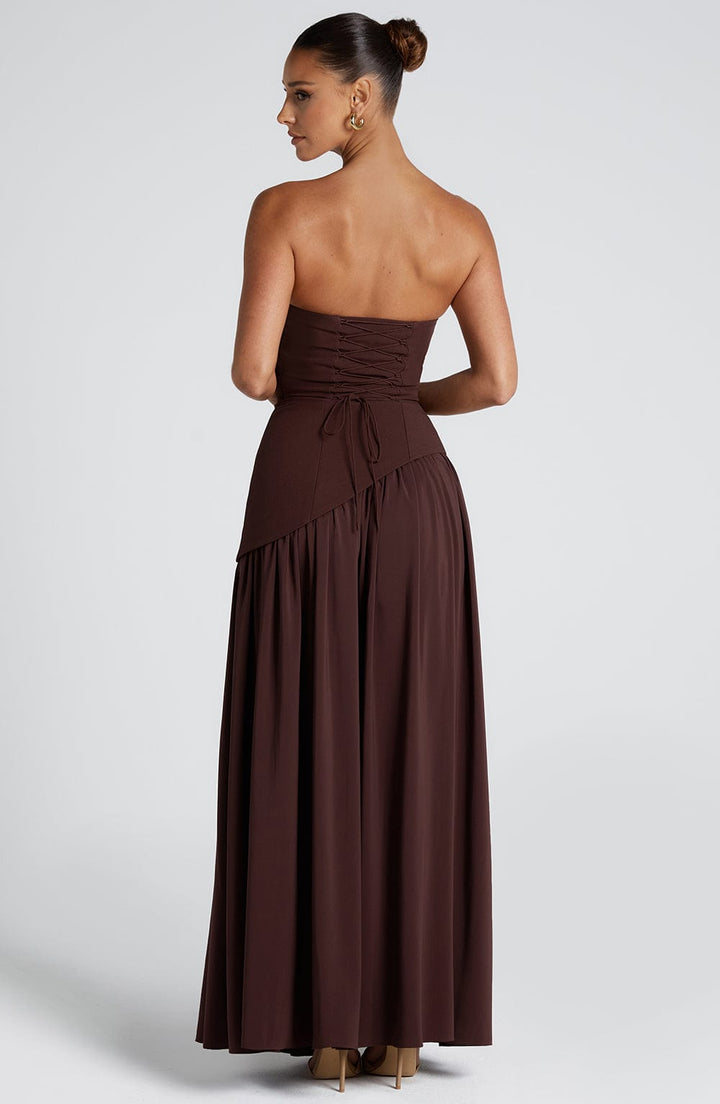 Vestito Maxi Senza Spalline per Donna con Apertura Alta e Vita Asimmetrica